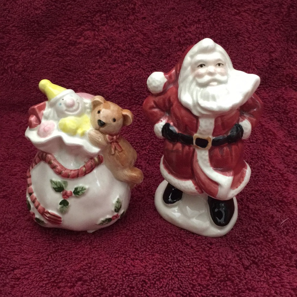 Fitz and Floyd Christmas salt & pepper shakers